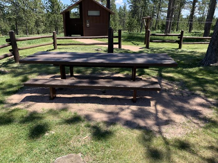 Accessible picnic table 