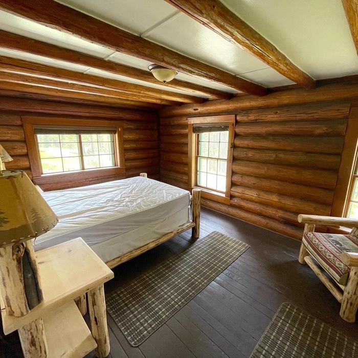 OLD CONDON RANGER STATION -Master bedroom 
Full bed 