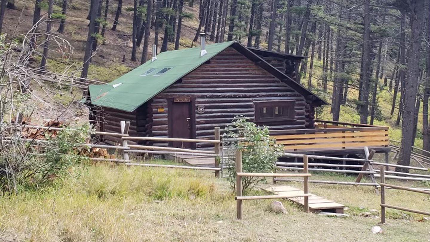 Front view of Lost Horse cabin.View of the front of Lost Horse cabin, Helena Ranger District.