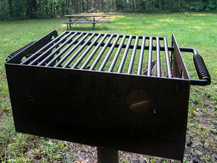POTOMAC GROUP CAMPGROUND 1Pedestal Grill