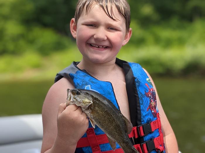 Kid/FishingAlways wear your life Jacket! 