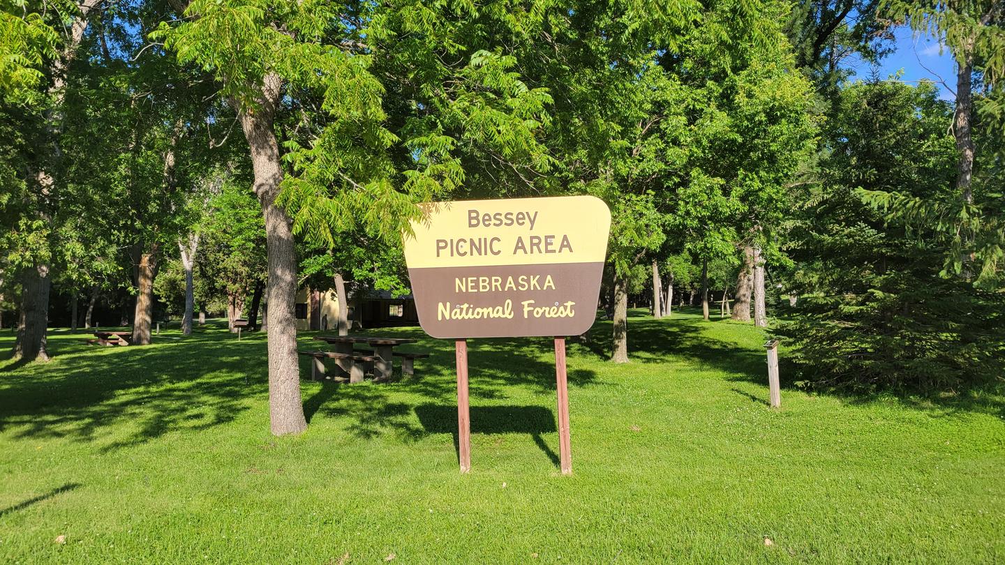 Bessey Picnic AreaBessey Picnic area located within the Bessey Recreation Complex near Halsey, NE. 