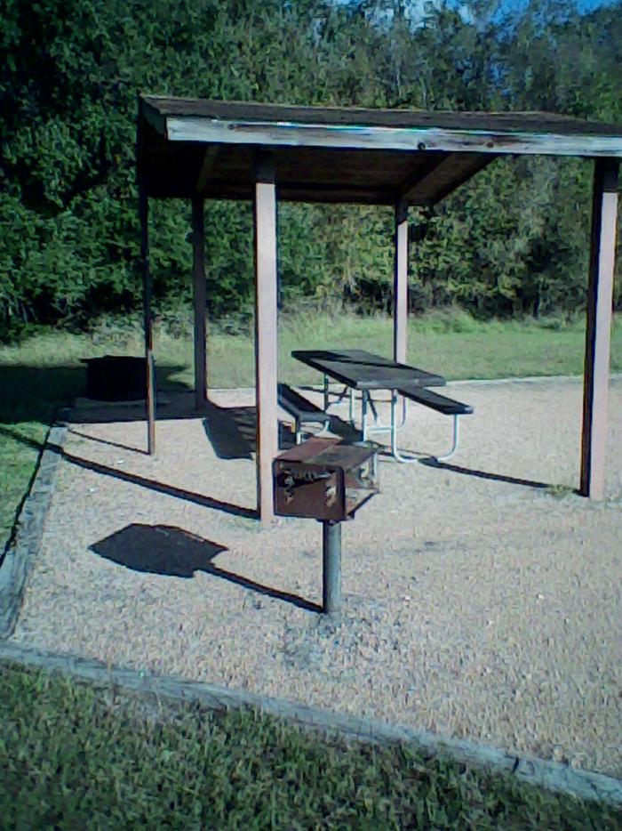 Paviliongrill, picnic table