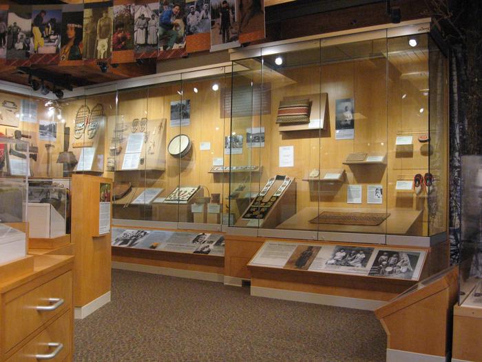 GalleryView cultural artifacts and historical dioramas
