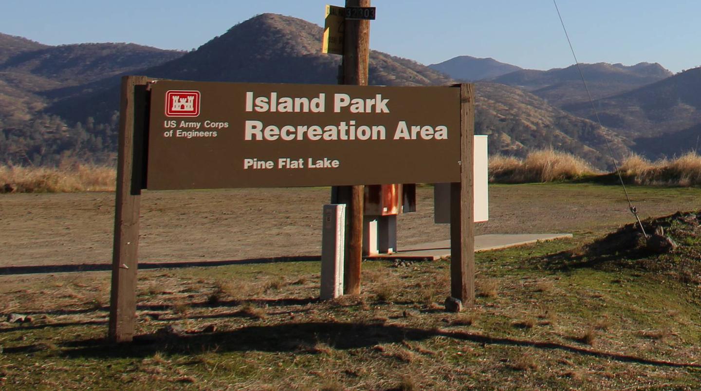 ISLAND PARK CAMPGROUND ROAD ENTRANCEENTRANCE TO ISLAND PARK RECREATION AREA FROM E. TRIMMER SPRINGS ROAD