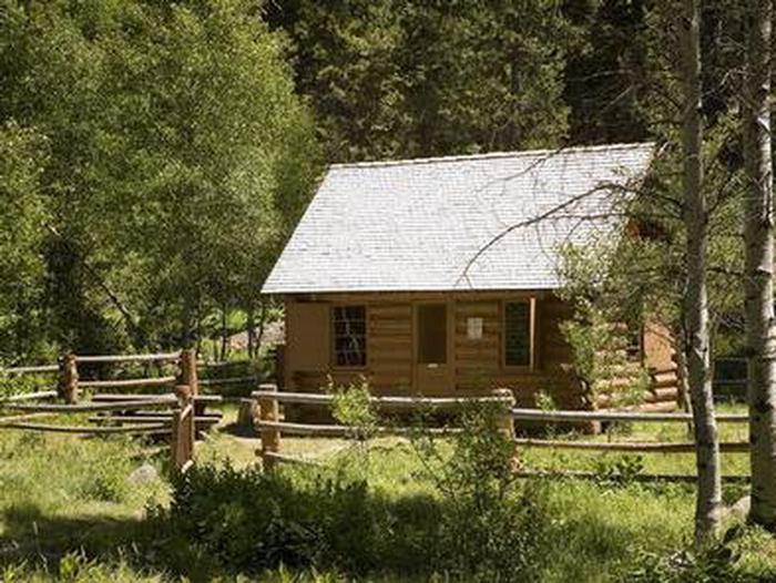 Preview photo of Aspen Cabin (Fremont-Winema National Forest, OR)