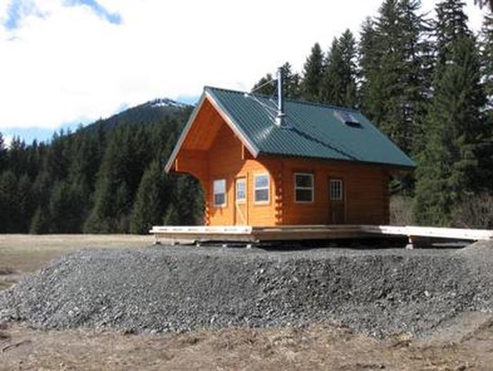 Preview photo of Eight Fathom Cabin