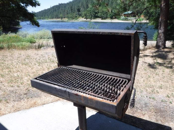 This is a picture of the standing grill at the large day use pavilion.One of two standing grills available for use at the large day use pavilion at Pink House Recreation Site. 