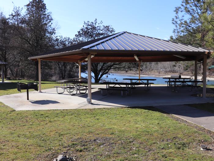 Large day use pavilion at Pink House Recreation Site.The large day use pavilion at Pink House Recreation Site.