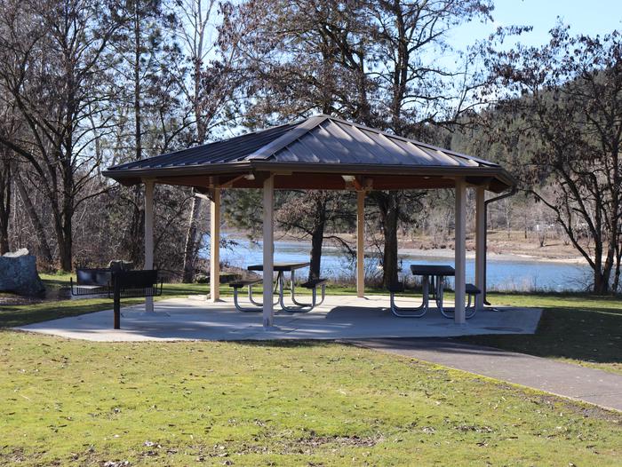 Small day use pavilion at Pink House Recreation Site.The small day use pavilion at Pink House Recreation Site. 