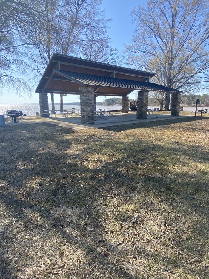 A photo of facility South Abutment Day Use Area with Picnic Table, Waterfront, Lean To / Shelter