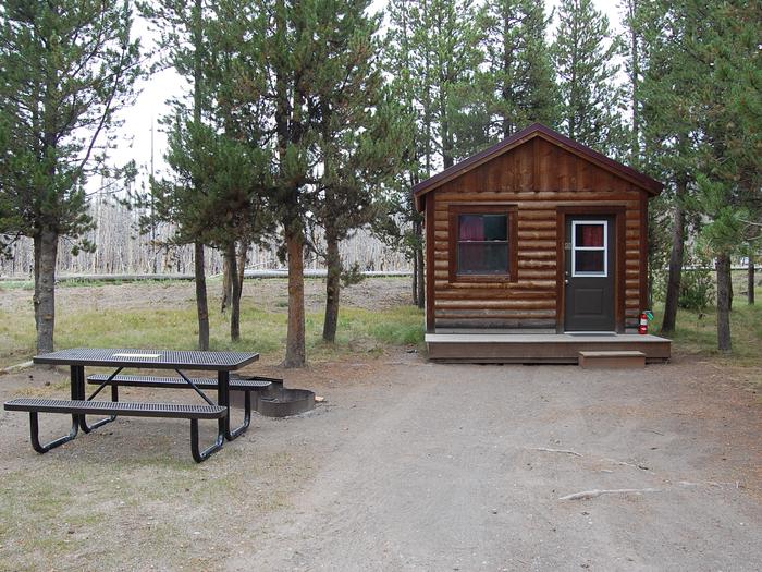 Exterior Camper Cabin 211