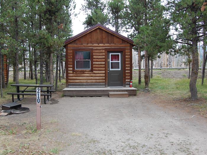 Exterior Camper Cabin 210
