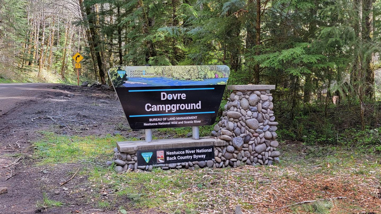 Dovre Campground portal sign