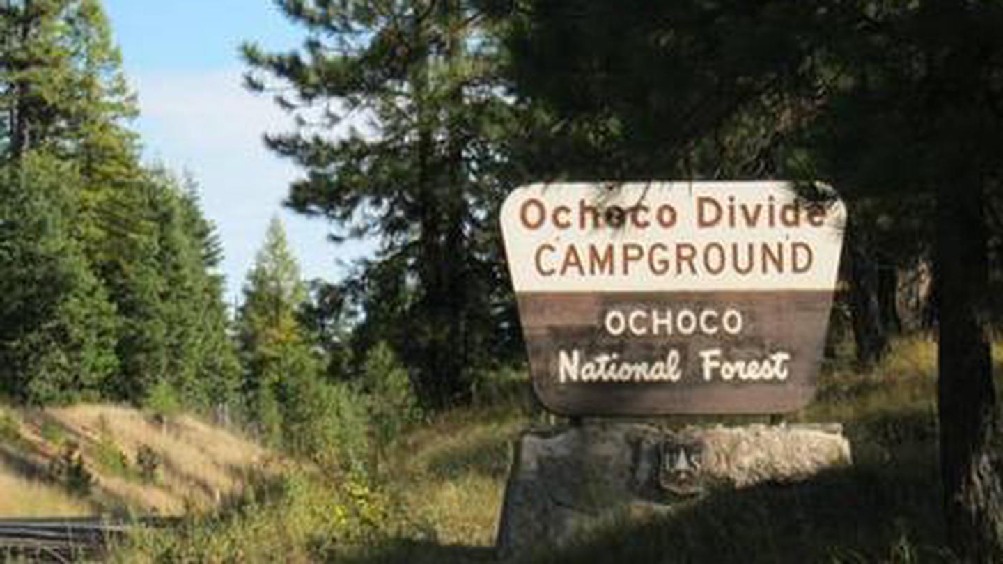 Campground SignOchoco Divide campground entrance