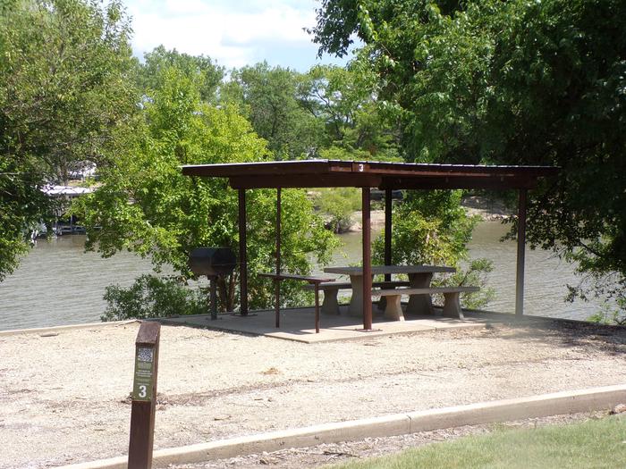 Site 003 of Loop SFET at SANTA FE TRAIL with Picnic Table