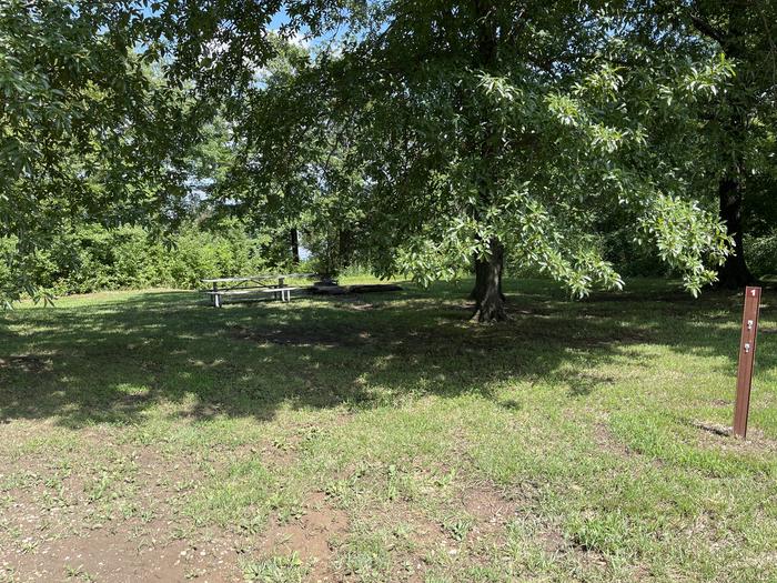 A photo of Site R01 of Loop RAND at ROCK CREEK (KS) with Picnic Table, Fire Pit, Shade
