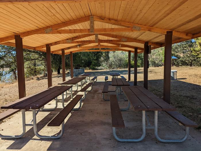 Mesa Day use shelter picnic tablesMesa Shelter