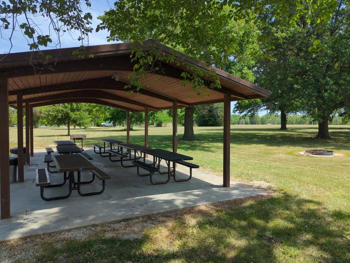 Picnic Shelter B Amenities.Amenities available at Picnic Shelter B. 2022
