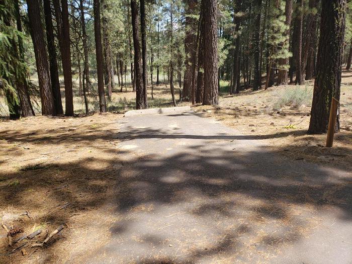 Driveway in good condition suitable for most vehicles.Boulder Creek Site 61 Driveway