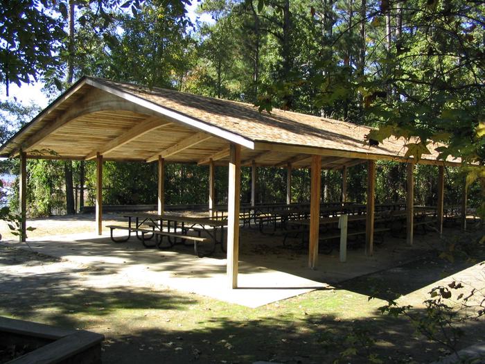 Large shelter with grillBass Alley