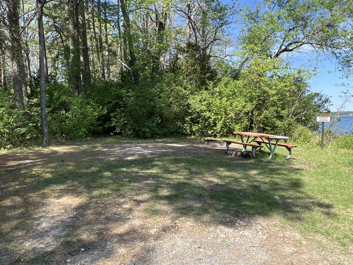 A photo of Site H1 of Loop Hog Point at MWR Hog Point Campgrounds with Picnic Table, Waterfront