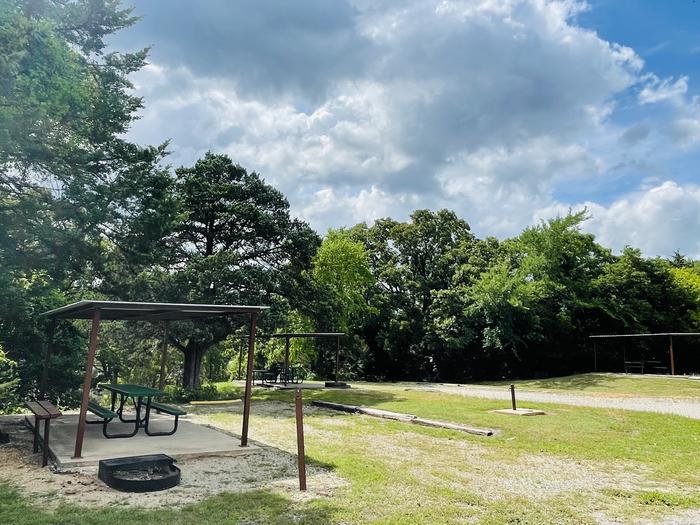 A photo of facility PRESTON BEND with Picnic Table, Fire Pit, Shade, Water Hookup