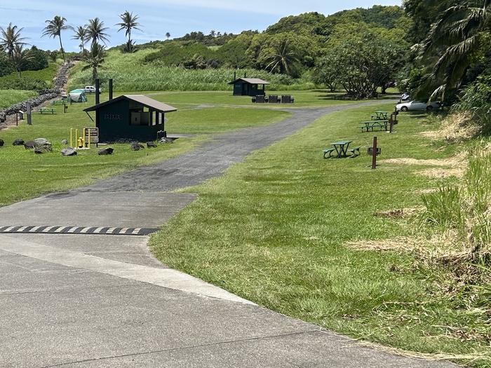 Kipahulu CampgroundKipahulu Campground 
Campsites 1-15 and Campsite 21 are located in the main campground loop
Campsites 16-20 are located on the coastline in accessible by vehicle.