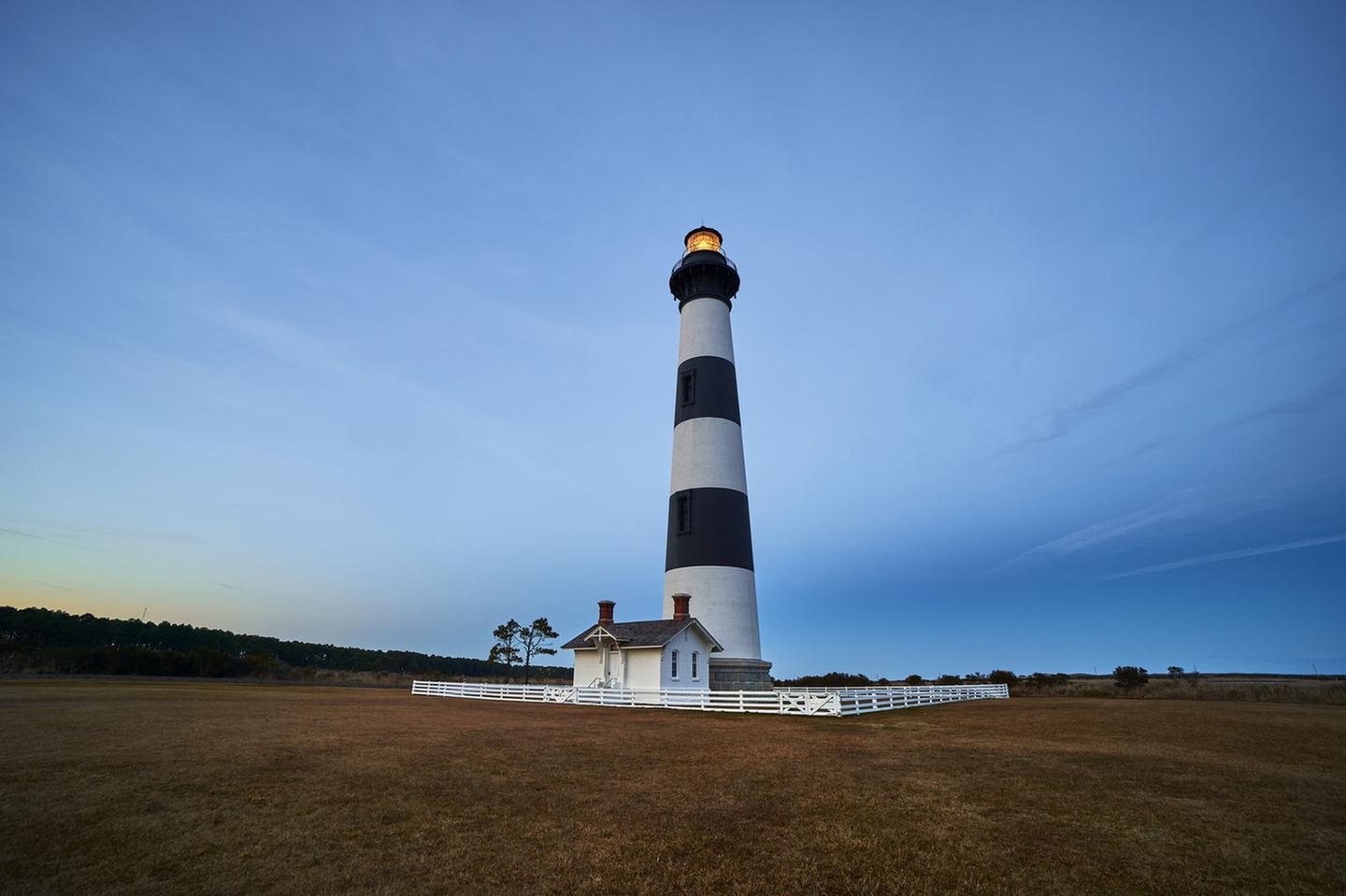 Sunrise at the Bodie Island Lighthouse.Cape Hatteras Lighthouse 