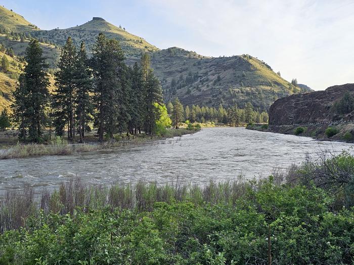 View of John Day River from Muleshoe Campground