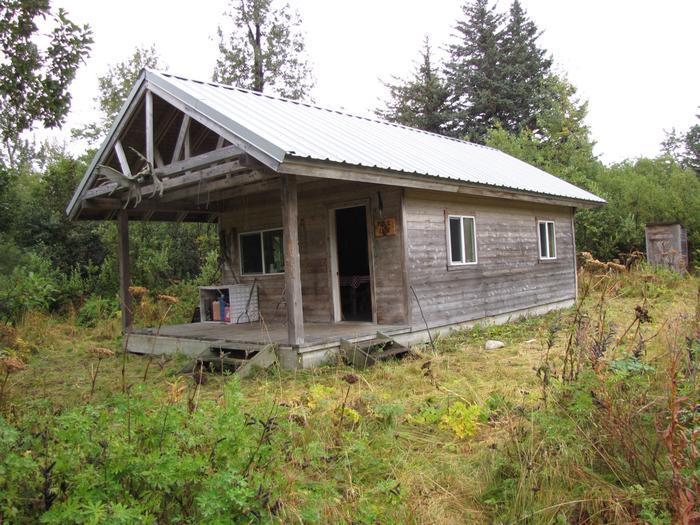 The exterior of primitive Esker Stream Cabin (Wrangell-St Elias)
