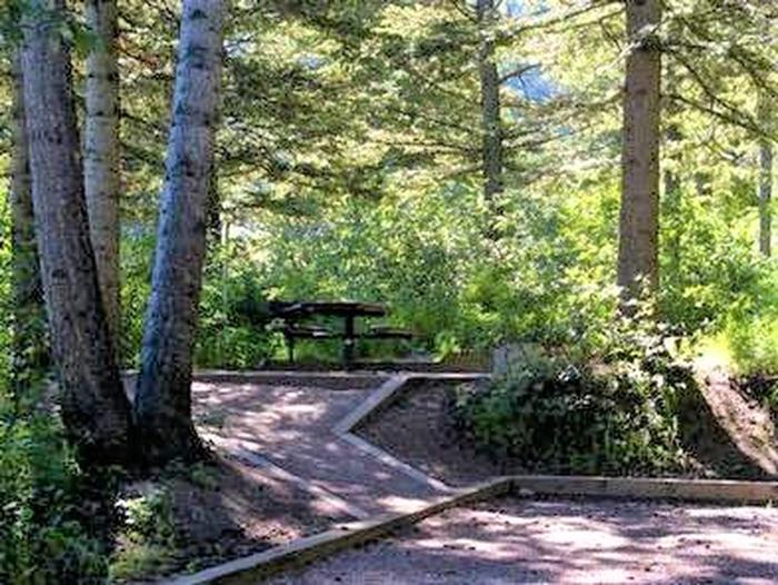 A picnic area at Scout Mountain Campground