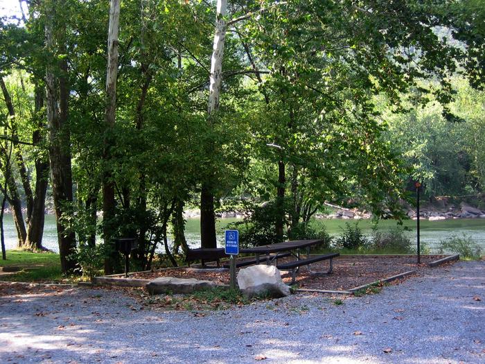 Grandview Sandbar Accessibility CampsiteThere are two accessible campsites at Grandview Sandbar Campground located right next to the New River.