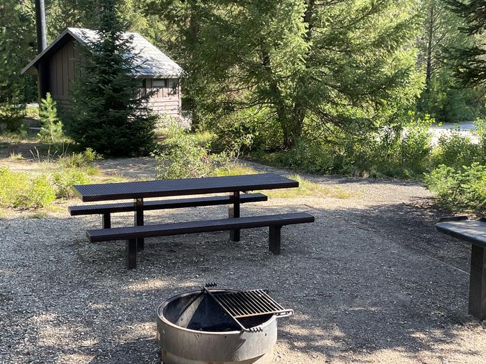 L005 Fire Pit with Toilet