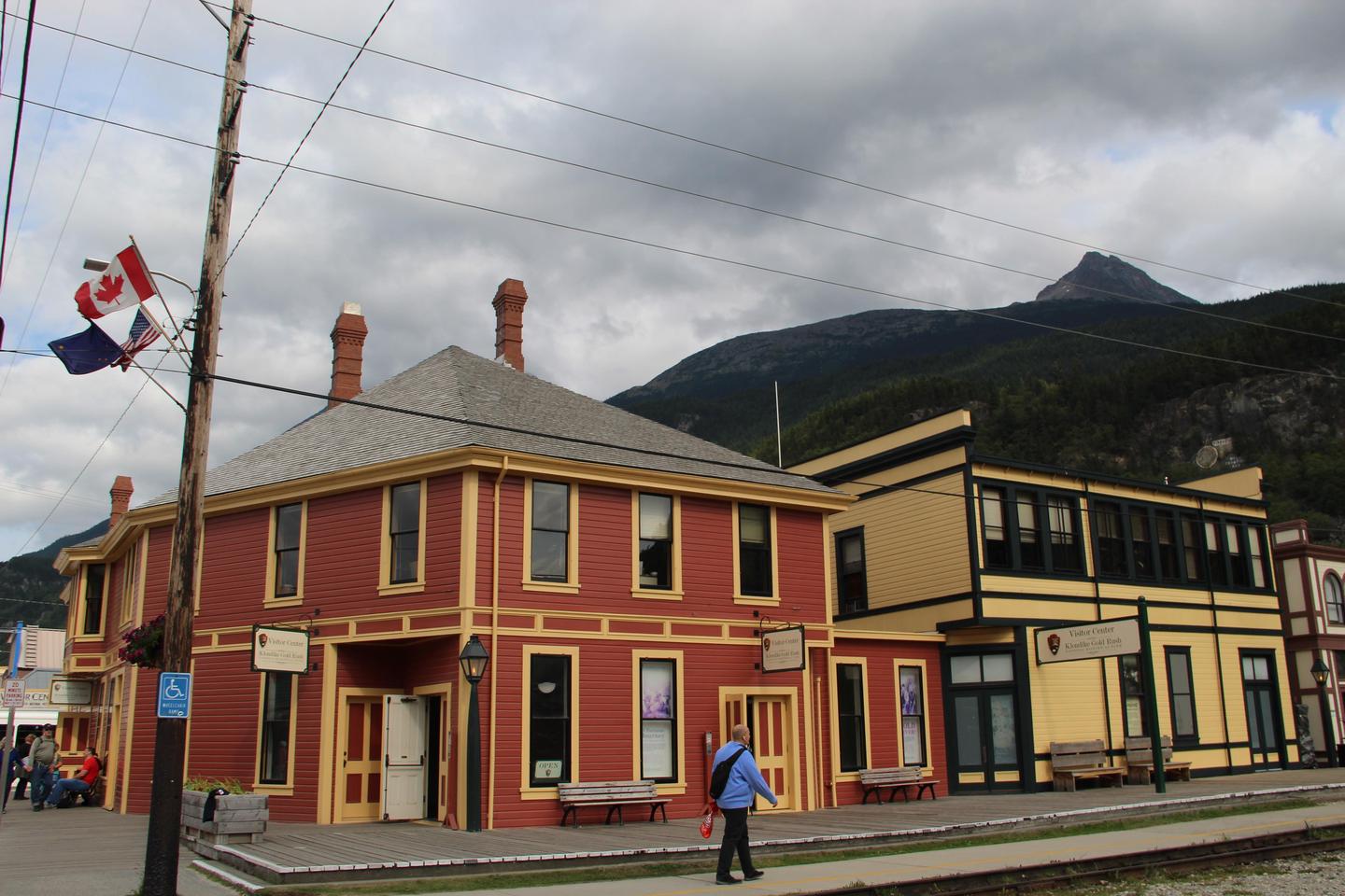 Klondike Gold Rush National Historical Park Visitor CenterThe park's visitor center is located at 2nd and Broadway right by the railroad tracks.