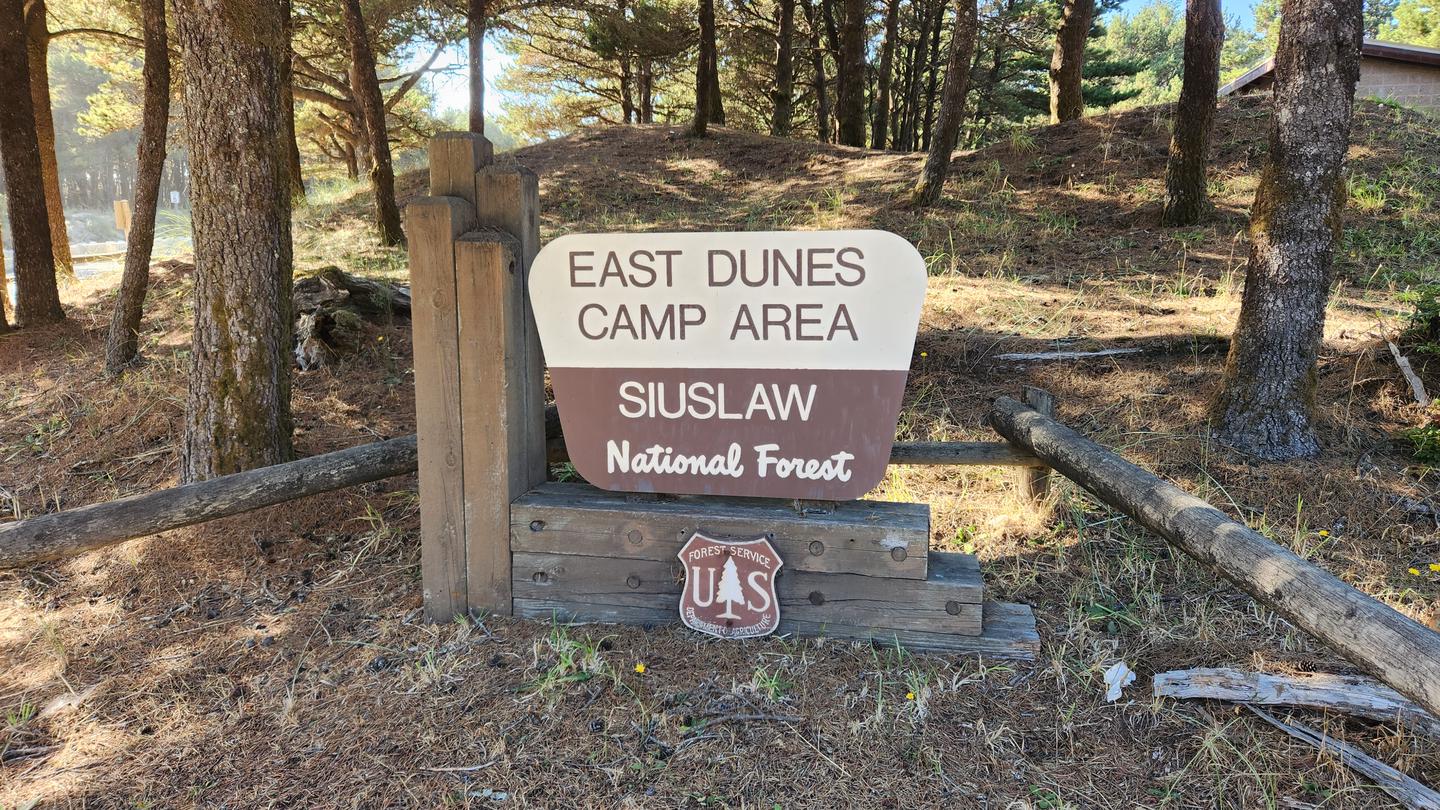 East Dunes-EntranceSign