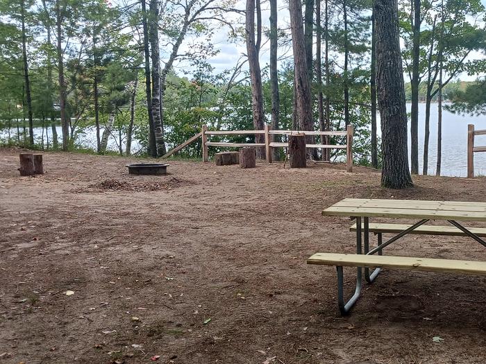 GOOSENECK LAKE CAMPSITE 4 table and Fire Ring GOOSENECK LAKE CAMPSITE 4 