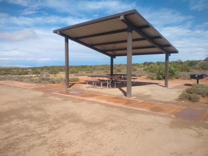 Horsethief Group Site A View of Shade Shelter, 2 Picnic Tables, and BarbequeGroup Site A has two picnic tables, a shade shelter. and barbecue with a paved ADA accessible path from the parking area.