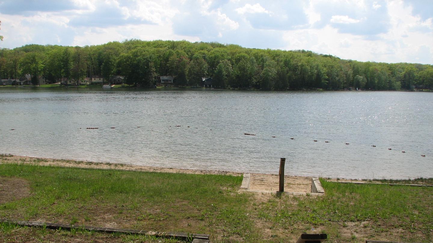 A view of Island Lake from the Island Lake Day Use Area