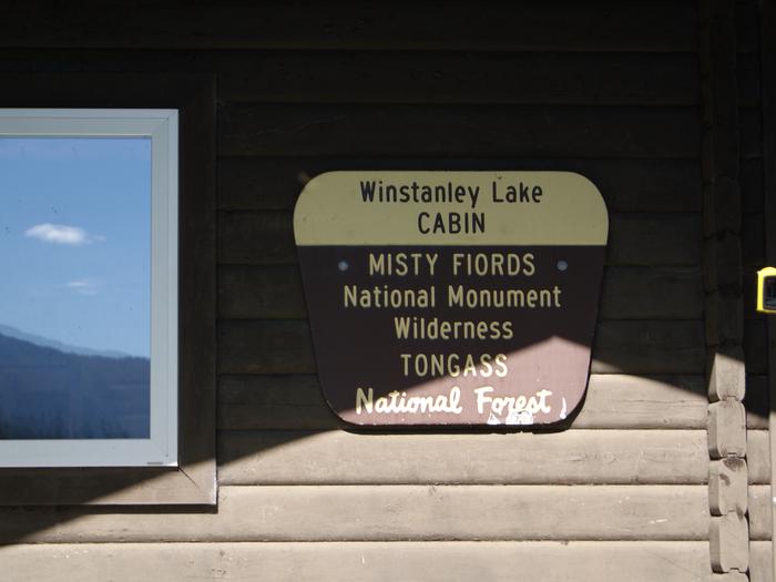 Winstanley lake Cabin entryfront