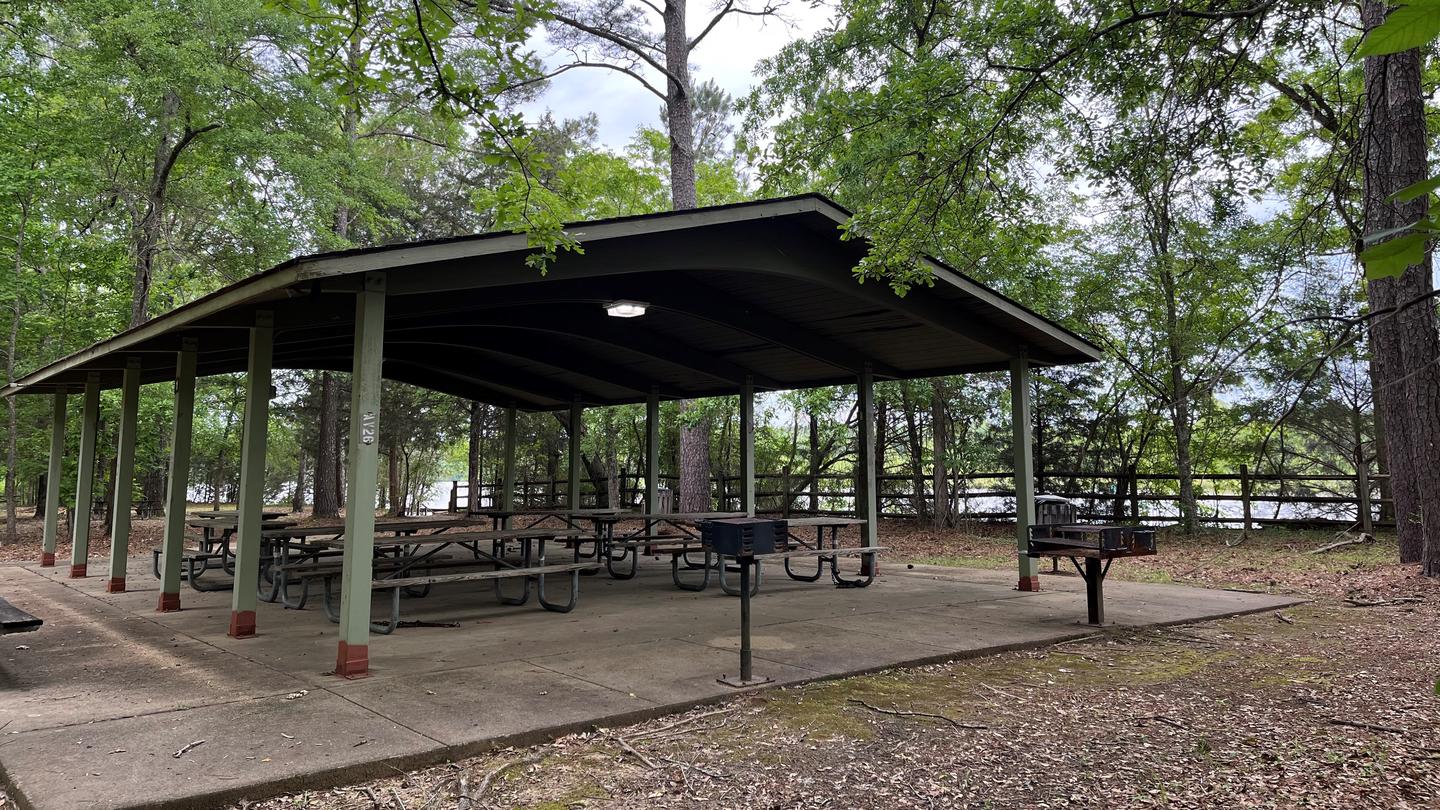 Pickensville Day Use Shelter is a gem in Pickensville, Alabama.Pickensville Day Use Shelter is tucked away in the town of Pickensville, Alabama.