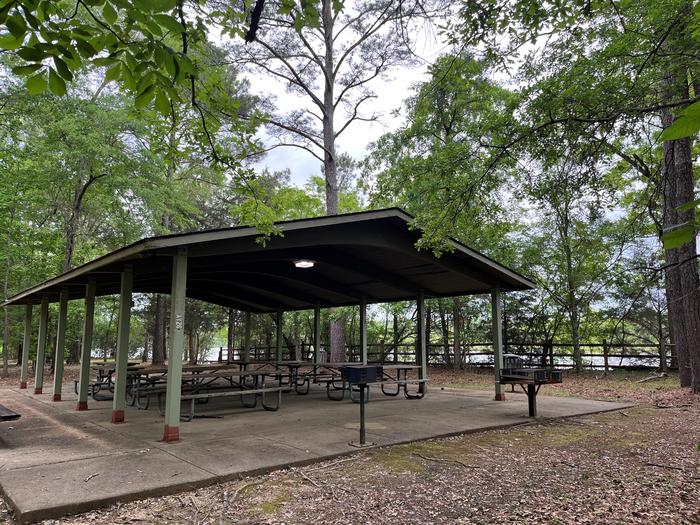Pickensville Day Use Shelter is a gem in Pickensville, Alabama.Pickensville Day Use Shelter is tucked away in the town of Pickensville, Alabama.