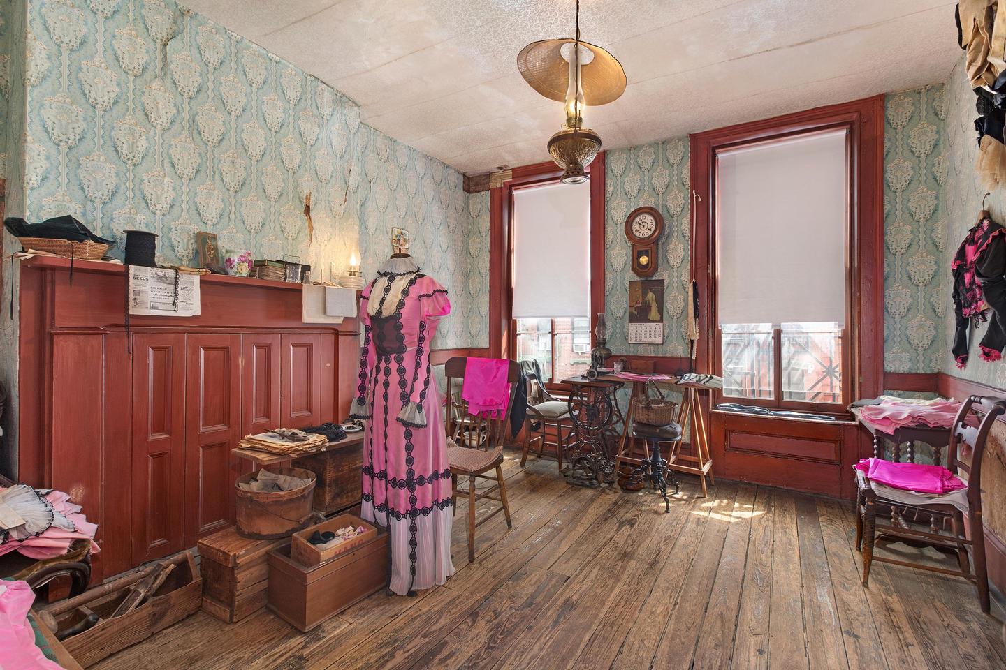 Parlor at the Lower East Side Tenement MuseumInside the Levine Parlor