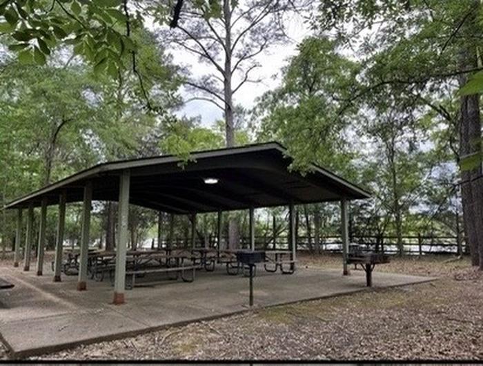 Pickensville Day Use Shelter (Aliceville Lake) with Picnic Table, Electricity Hookup, Shade, Waterfront, Water Hookup