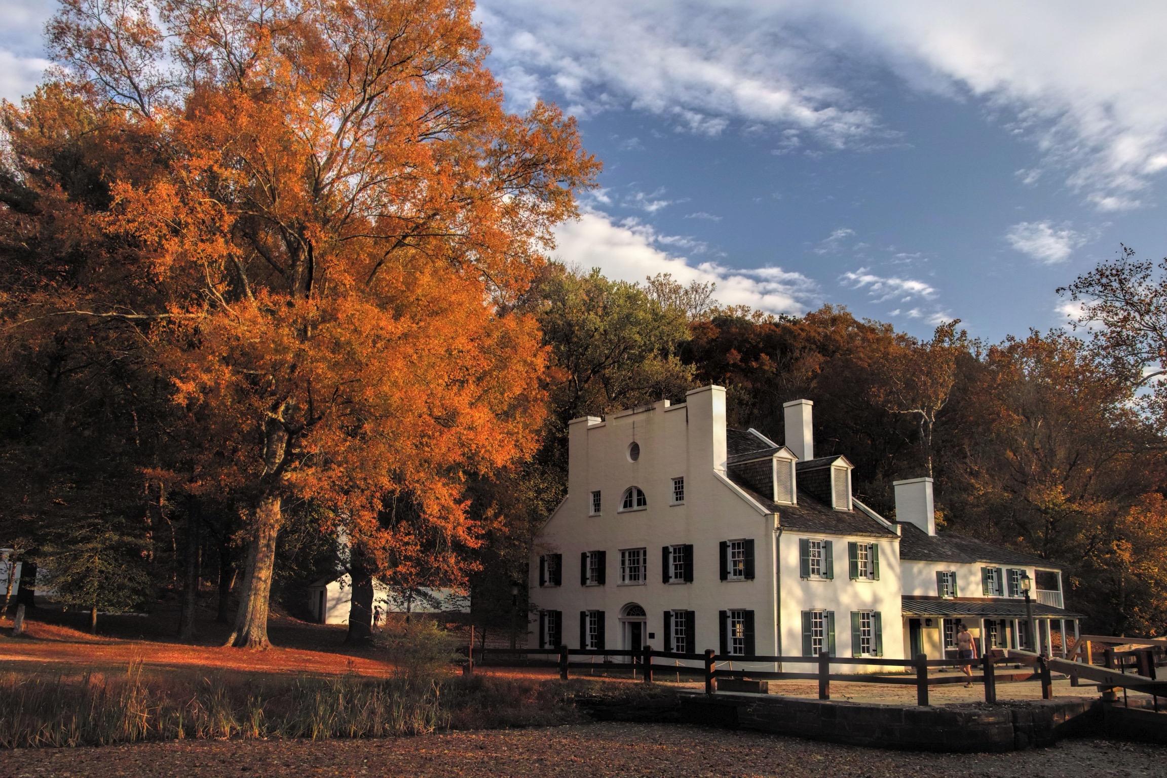 Great Falls Tavern Visitor Center