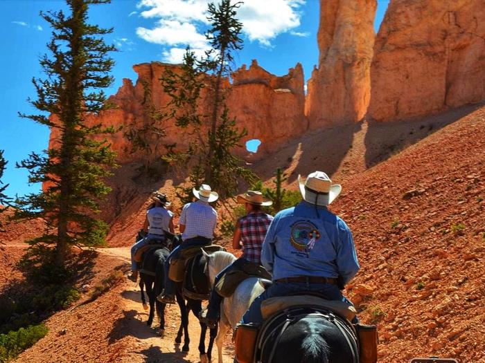 Private Riders in Bryce CanyonRiding among the hoodoos in Bryce Canyon National Park