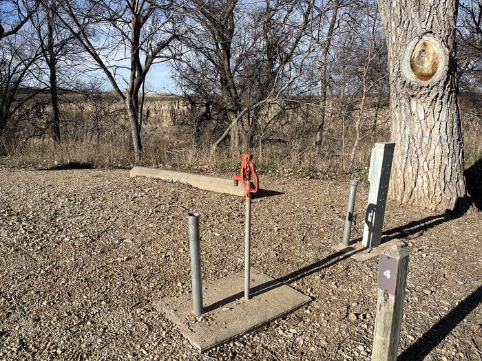 A photo of Site 004 of Loop RIVE at RIVERSIDE (KS) with Electricity Hookup, Water Hookup