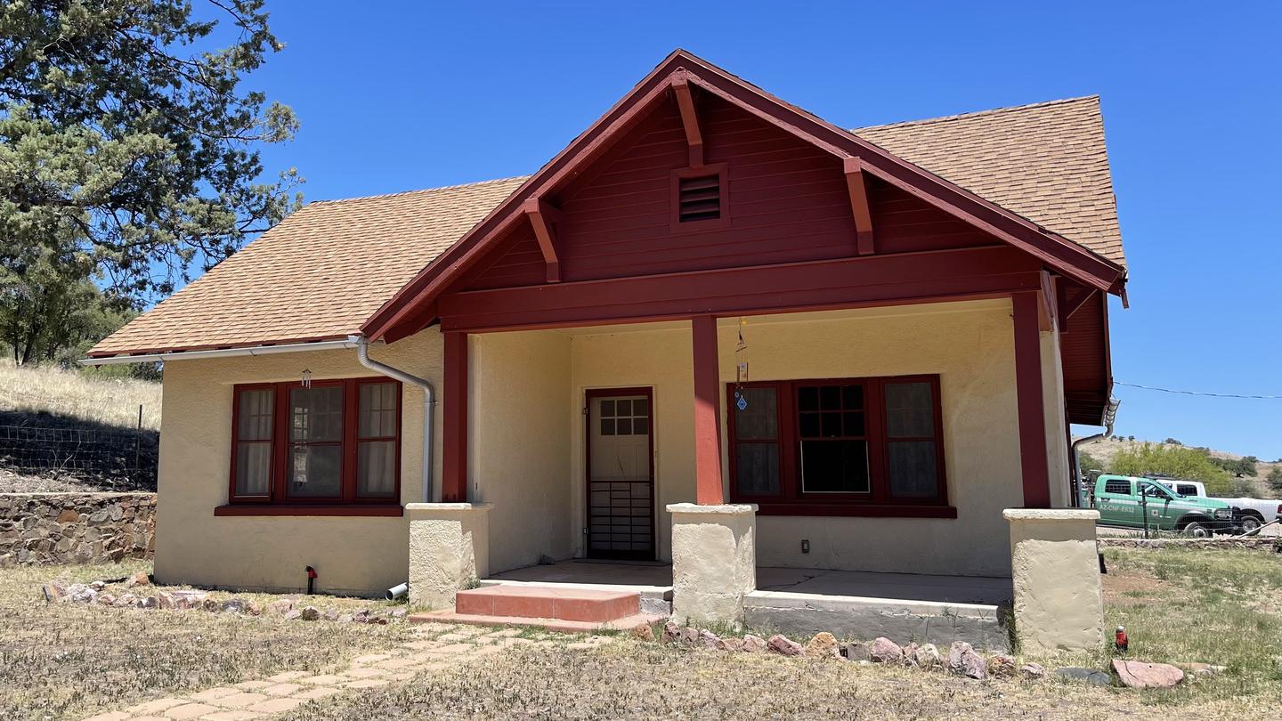 Canelo Ranger Residence front patio entrance