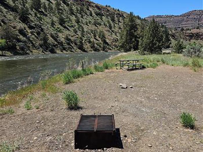 View of Big Bend Campground site 1, with the North Fork John Day River in background