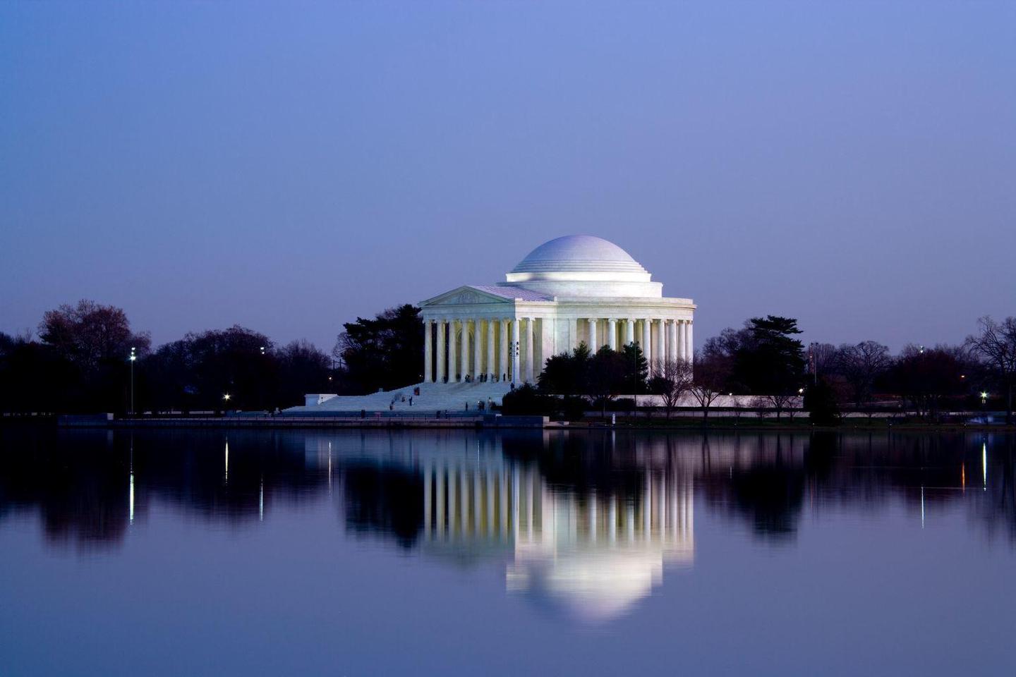 Thomas Jefferson at SunsetThomas Jefferson Memorial reflecting on the Tidal Basin during sunset